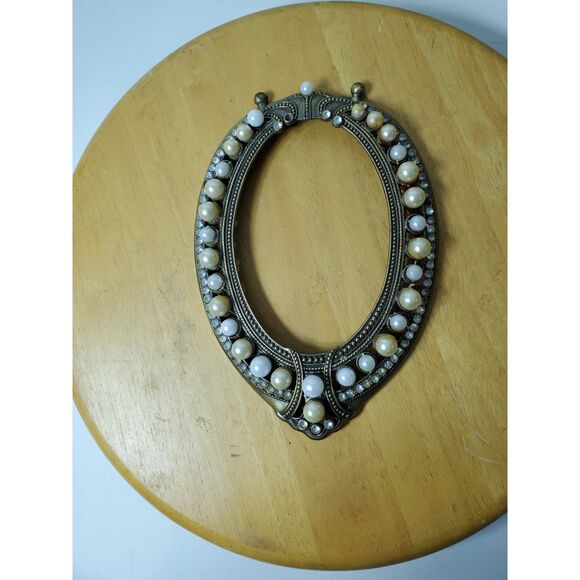 Vintage Sytle Metal Ornate Oval Frame Decorated in pearl and Crystal Accents - Picture 7 of 12